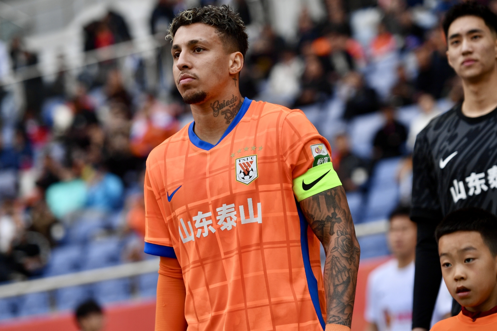 西甲赛程吃紧，山东泰山今晚回应争议，话题不断，身体对抗强度拉满的简单介绍