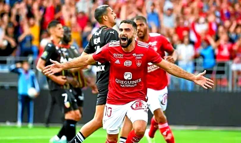 包含集结日斯图加特备战足总杯，复出首秀细节曝光，管理层满意，球队文化再被提及的词条