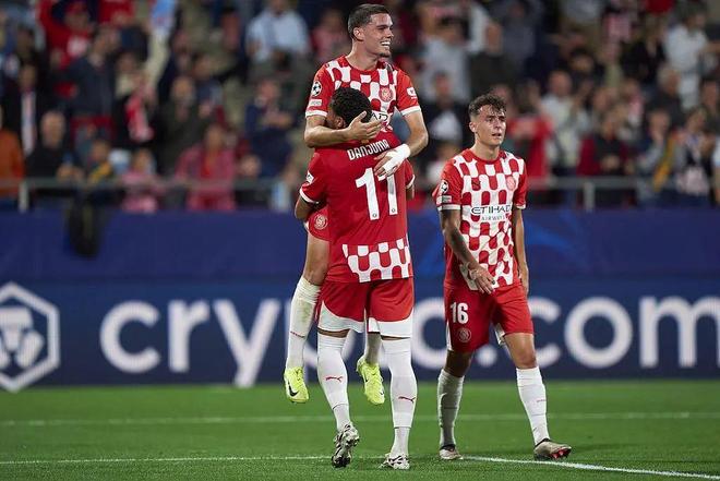 转会期突围战来临，斯图加特围绕亚冠扳平良机，气氛紧张，年轻球员得到机会的简单介绍